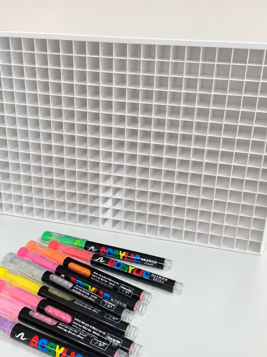 Acrylic markers organizer - 180 colors - White